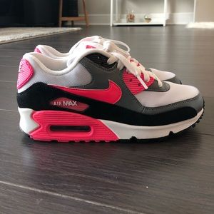 NIKE AIR MAX 90 ESSENTIAL